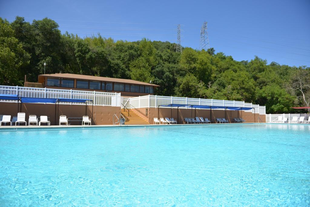 Morgan Hill Camping Resort Cabin 1 San Martin Bagian luar foto